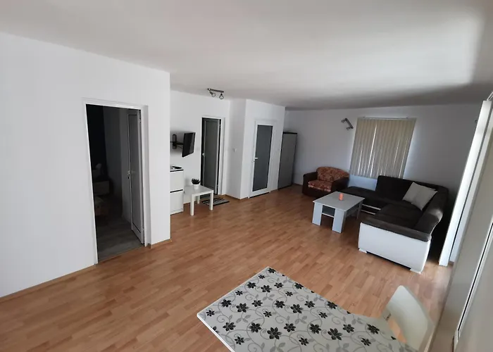 Emona 5 Floor 4 Lejlighed