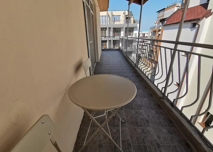 Emona 5 Floor 4 Lejlighed *