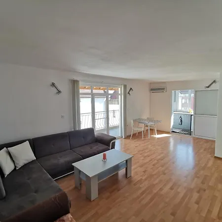 Emona 5 Floor 4 * Μπουργκάς