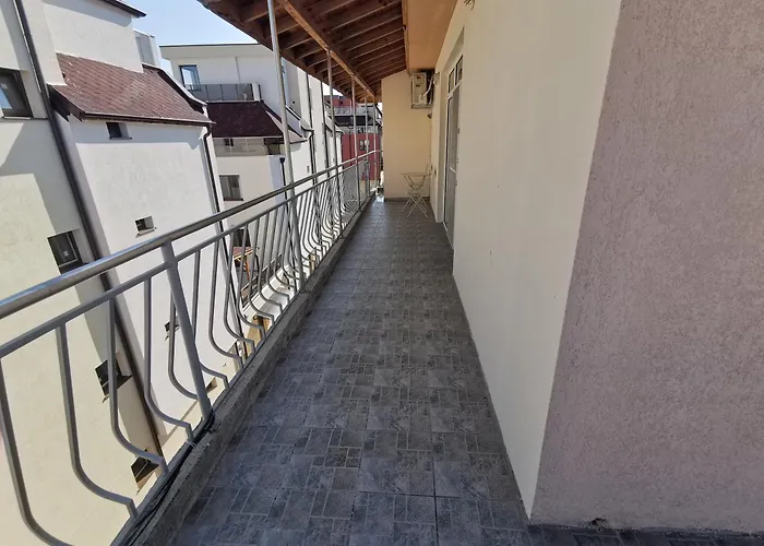 Emona 5 Floor 4 شقة *